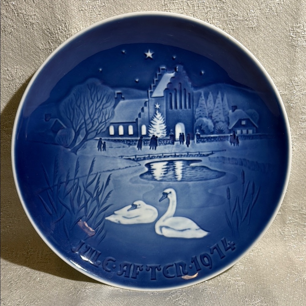 B & G Copenhagen porcelain Blue Decorative Plate with Swans